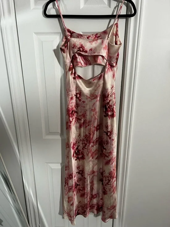Dynamite Pink Floral Satin midi Dress - Picture 2 of 3